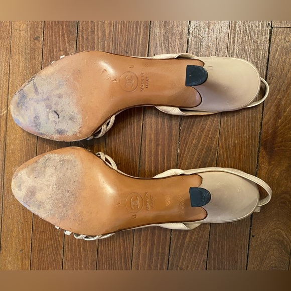 Cute Chanel black & light pink sling back heels. Size 8, fits like a size 7.5-8 - Picture 3 of 6